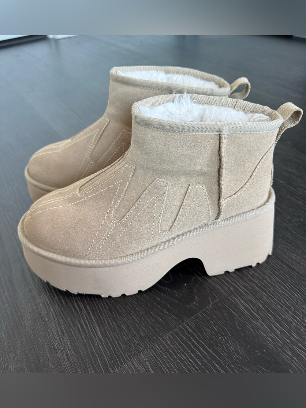 UGG Women's Ultra Mini Heights Sunwave Size US 8 - Picture 2 of 9